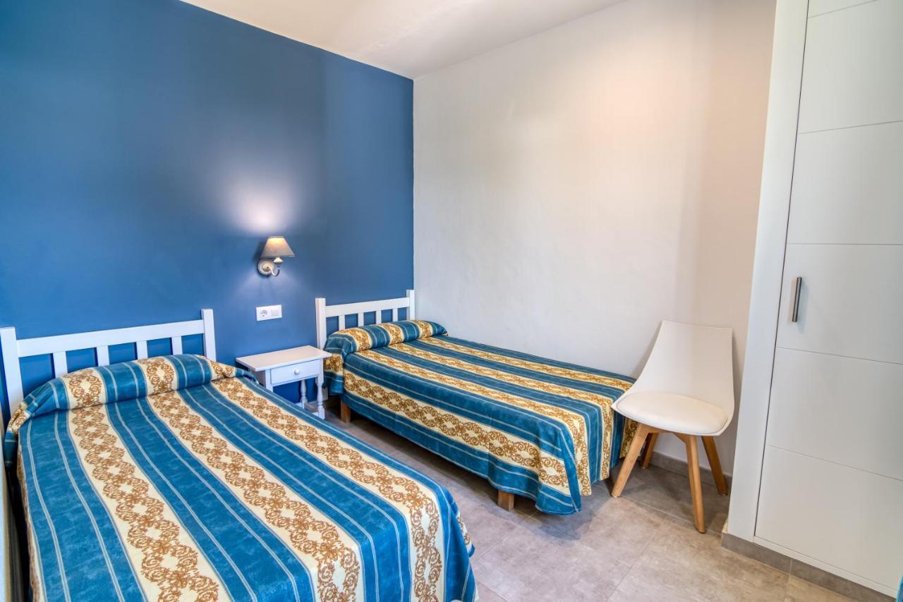 Apartamentos Las Golondrinas 칼란 보쉬 외부 사진