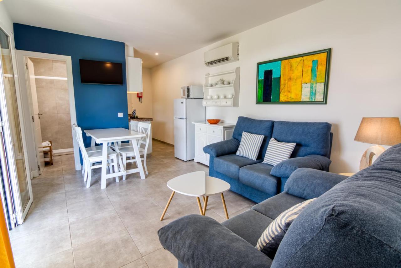 Apartamentos Las Golondrinas 칼란 보쉬 외부 사진